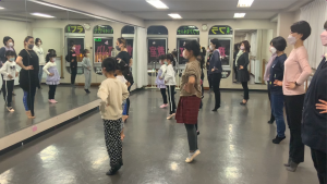 Read more about the article Parents and Student Workshop小学校の 親子参加のワークショップ
